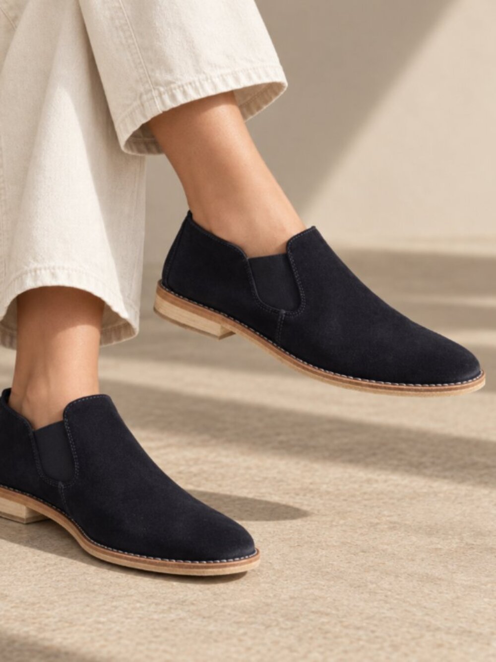 Vince Made in Italy Vero Cuoio Suede Chelsea-Style Slip-On Shoes Size 8.5M